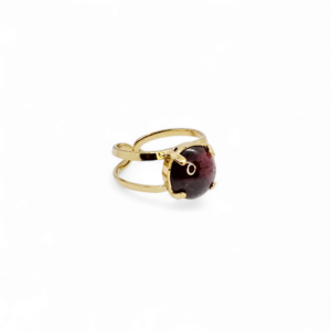 Bague en laiton doré à l'or fin et ornée d'un grenat