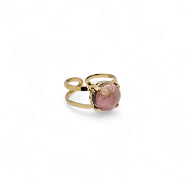 Bague en laiton doré à l'or fin et ornée d'une rhodonite
